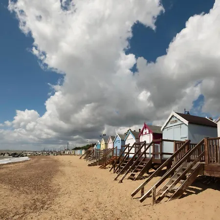 Luxury Lodge At Suffolk Sands Holiday Park Ref 45009Mv Felixstowe Exterior photo