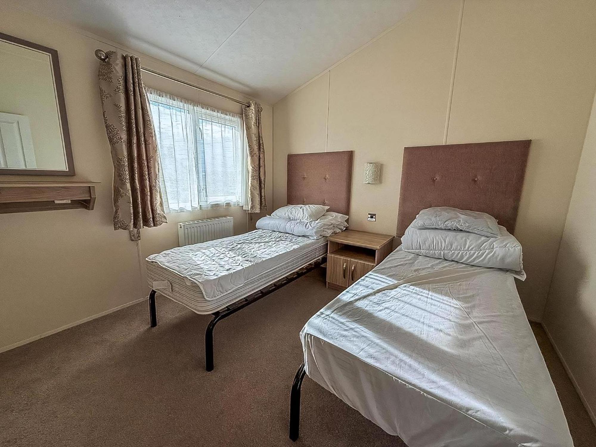 Luxury At Suffolk Sands Ref 45009mv Felixstowe